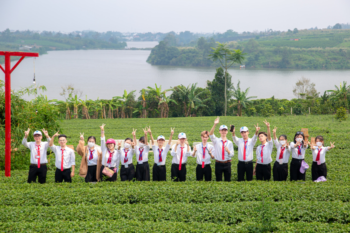 Đi tour là đi học - Bí quyết học tập của sinh viên Quản trị du lịch HUTECH Ảnh 2