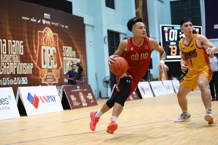 Vận động viên chuyên nghiệp Phùng Quốc Hưng trong màu áo CLB Cố Đô.