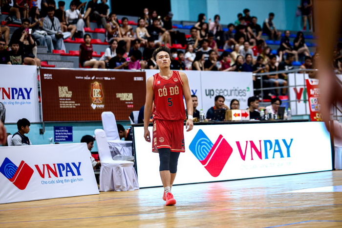 VĐV chuyên nghiệp Phùng Quốc Hưng trong màu áo Cố Đô.