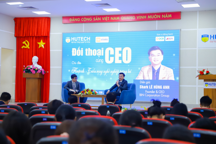 Sinh viên được tiếp cận cùng các doanh nhân, CEO lừng danh trong các chuỗi chương trình tập huấn 