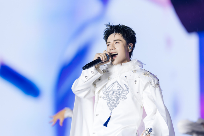 Quang Hùng MasterD – Nghệ sĩ Việt duy nhất được mời góp mặt tại đại nhạc hội