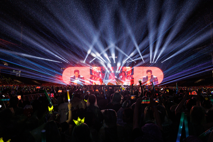 Đêm diễn thu hút 40.000 khán giả tại Sân vận động Mỹ Đình