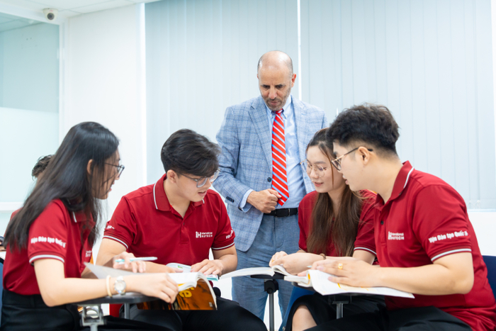 Sinh viên có cơ hội học cùng giảng viên nước ngoài với chương trình quốc tế