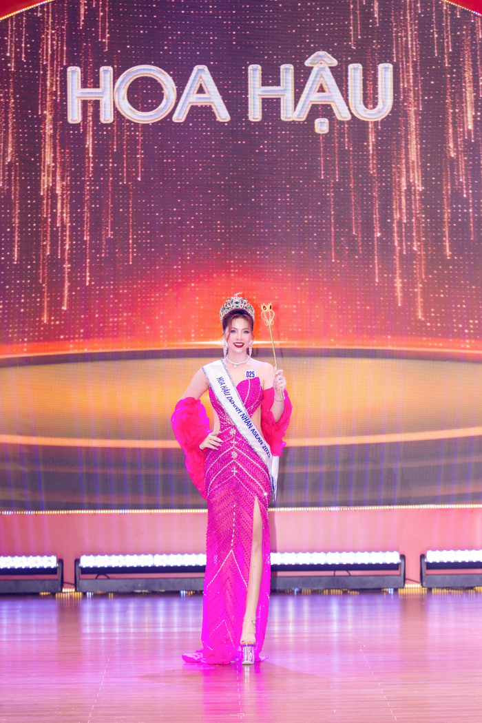 Tân hoa hậu Doanh nhân Asean 2025 lộ diện sau đêm chung kết rực rỡ tại Phan Thiết Ảnh 5