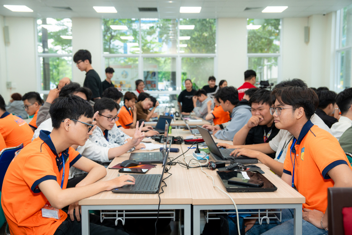 Các cuộc thi mang đến thử thách tư duy công nghệ toàn diện của sinh viên