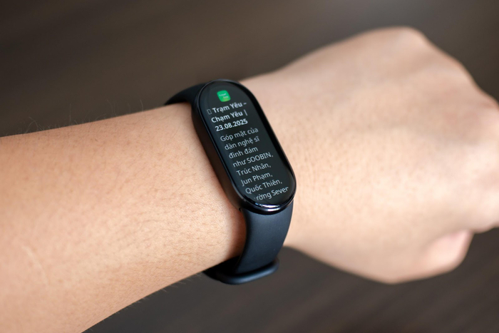 Đeo nhẹ tênh - Sống chất hơn mỗi ngày với Xiaomi Smart Band 10 Ảnh 2