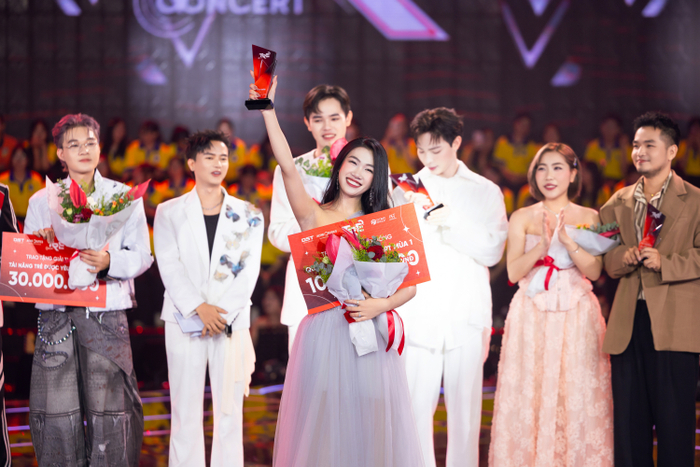 Huỳnh Thị Thắm đạt ngôi vị Quán quân TRẺ Concert mùa 1 