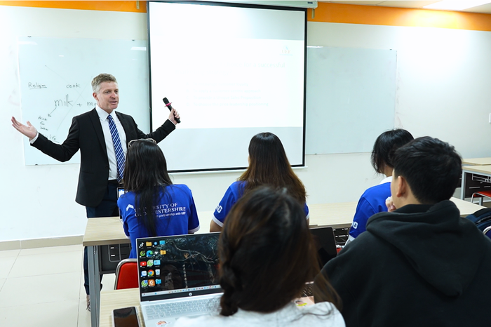 Gloucestershire Vietnam hướng đến sự phát triển toàn diện cho sinh viên