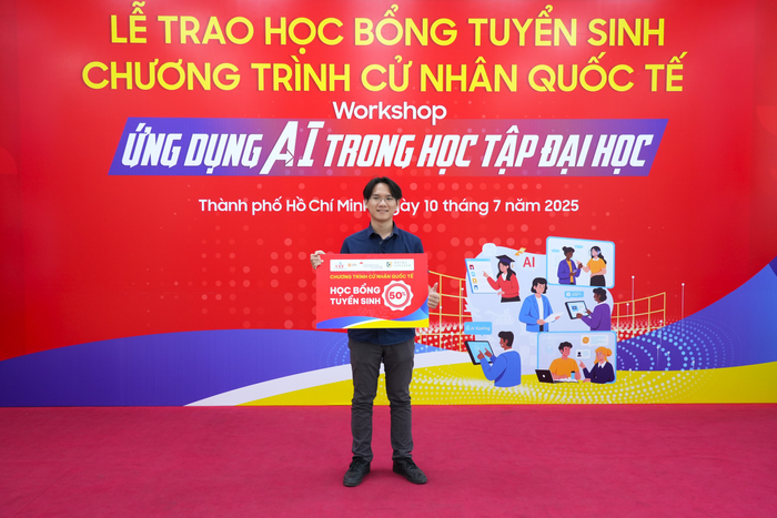 Thí sinh Nguyễn Hoàng Khang xét học bổng và chọn nguyện vọng 1 vào Gloucestershire Vietnam