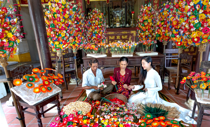 Việc tìm hiểu phong tục, tập quán và kết nối với người dân địa phương góp phần làm phong phú thêm trải nghiệm du lịch