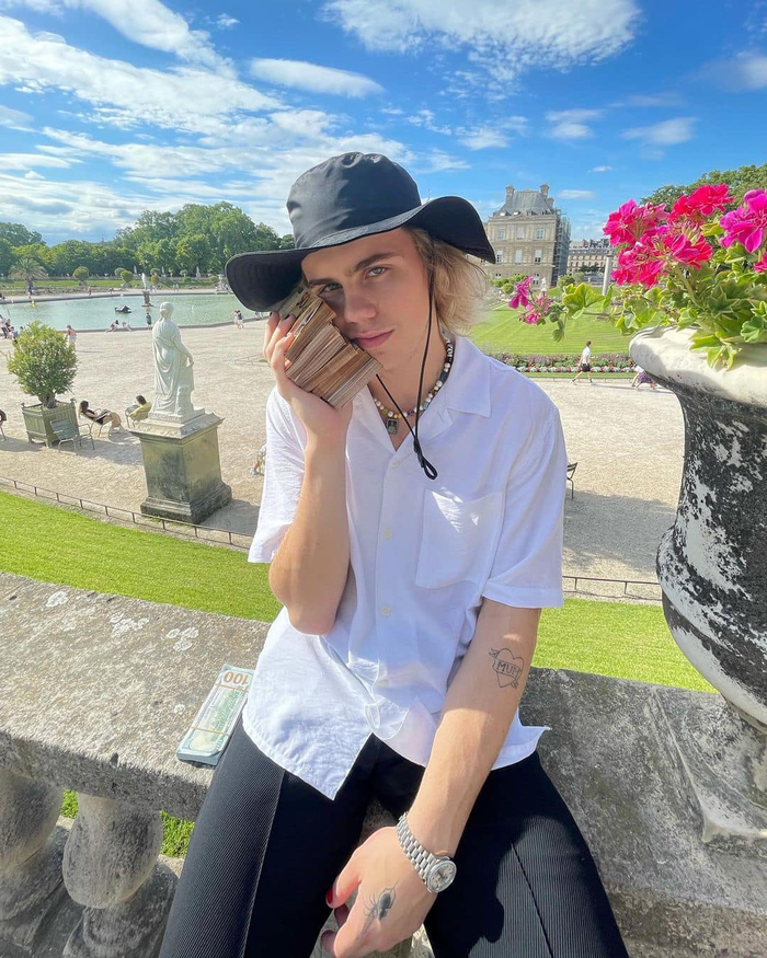 LAROI trở thành ngôi sao toàn cầu sau khi góp giọng cùng Justin Bieber - ảnh FBNV