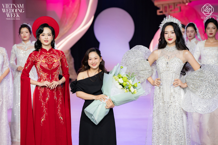 NTK My Phạm trình làng bộ sưu tập áo dài cưới “Hương Trà Giao Thoa”