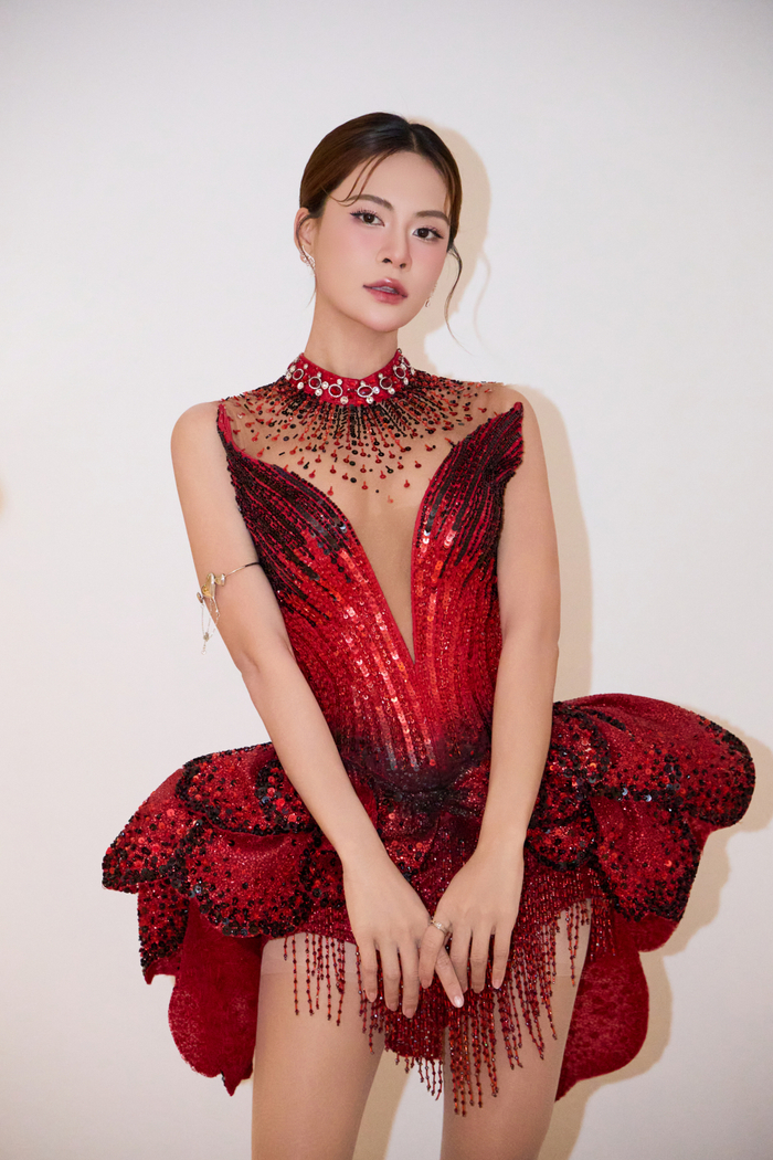 Hà Nhi hứa hẹn làm say lòng khán giả Tây Ninh tại thành phố Thiên niên kỷ Ảnh 2