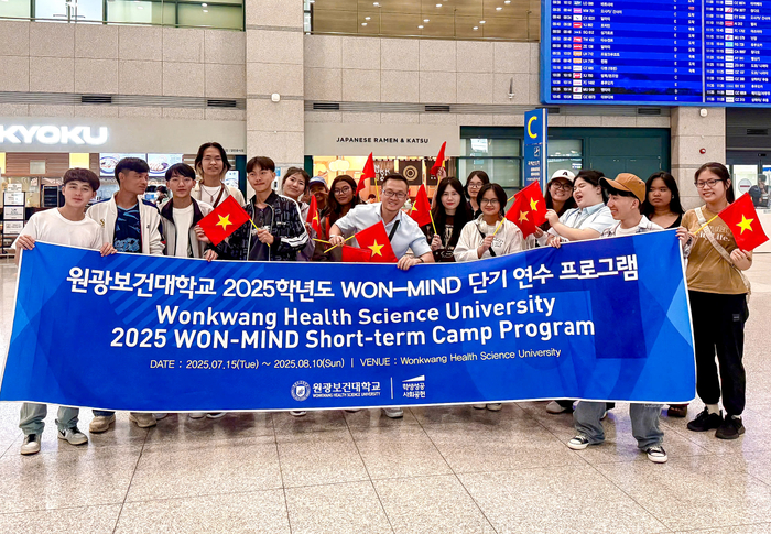 Sinh viên UEF trải nghiệm hàng loạt các hoạt động quốc tế trong mùa hè 2025