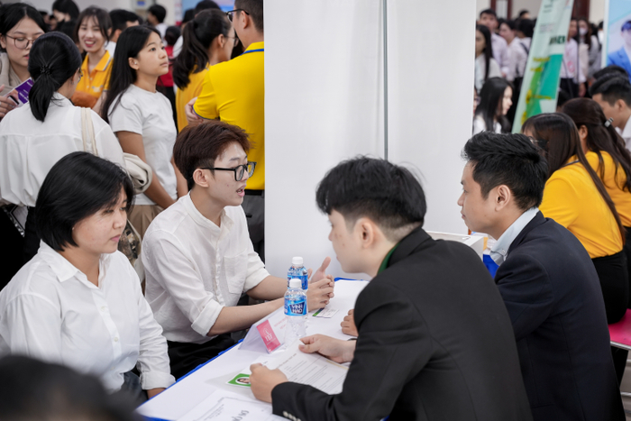 Mạng lưới đối tác doanh nghiệp rộng khắp đảm bảo việc làm cho sinh viên