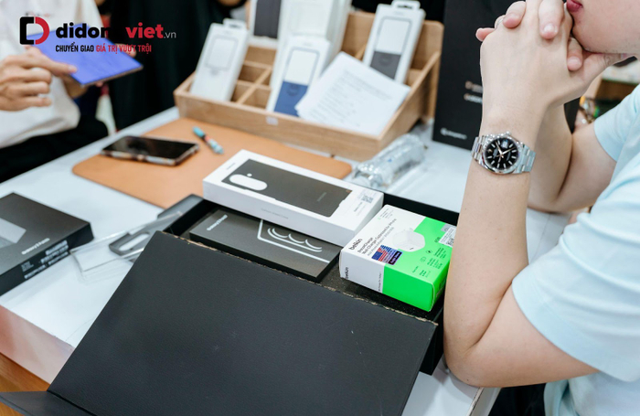 Khách hàng mua điện thoại Galaxy Z Fold7, Z Flip7 tại Di Động Việt nhận được nhiều ưu đãi hấp dẫn. 