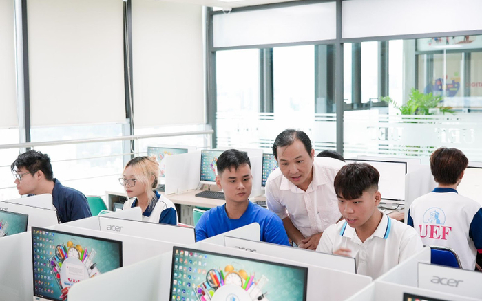 Nhiều 2k7 đã tham gia các khóa ngoại ngữ và kỹ năng số từ sớm tại UEF 