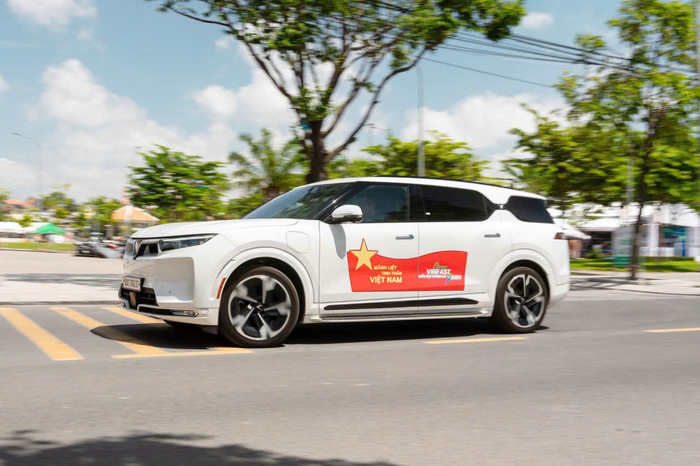 Mạnh mẽ như vận động viên Olympic, lịch lãm như một quý ông, VF 9 chinh phục các khách hàng thành đạt Ảnh 1