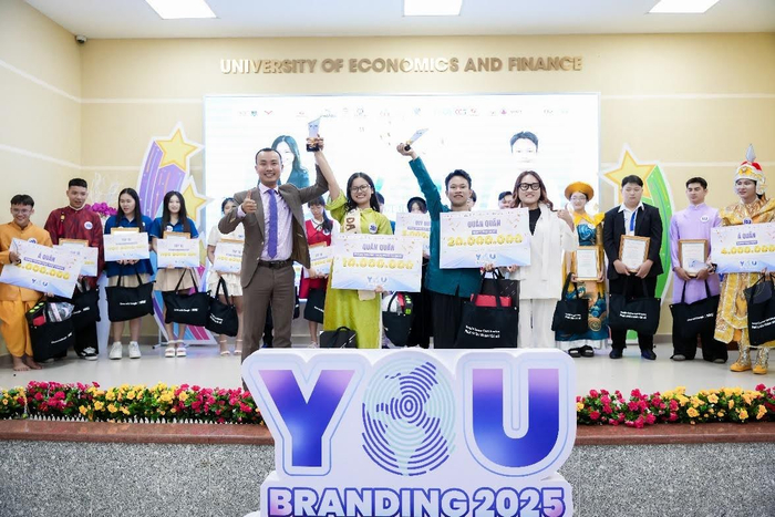 Thí sinh yêu thích ngành Marketing nắm cơ hội xét học bổng sớm vào UEF Ảnh 4