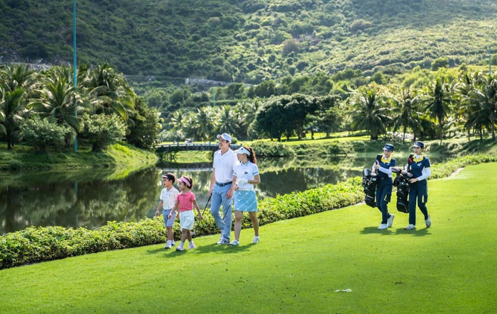 Du khách sẽ “ở lại lâu hơn, chi tiêu nhiều hơn” nhờ hệ sinh thái tiện ích du lịch, nghỉ dưỡng, giải trí hàng đầu thế giới của Vinhomes Green Paradise&nbsp;