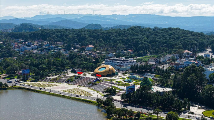 Vietnam Jazz Heritage Festival 2026 đêm đầu tiên tổ chức tại quảng trường Lâm Viên
