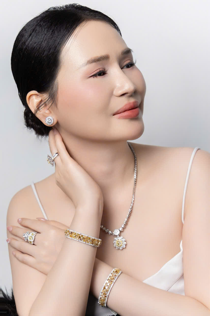 Một thiết kế trang sức đẹp phải trở thành một bài toán tinh tế về cá tính, phong thái, tỷ lệ cơ thể, trang phục và hoàn cảnh sử dụng.