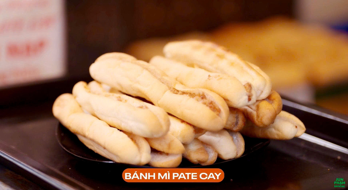 SPF ADD_Banh mi pate cay.jpg