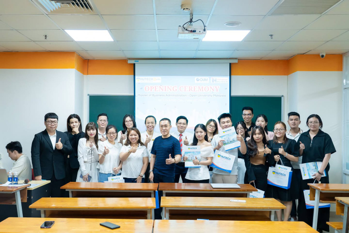 Môi trường đào tạo bằng tiếng Anh giúp học viên phát triển tư duy và năng lực giao tiếp quốc tế