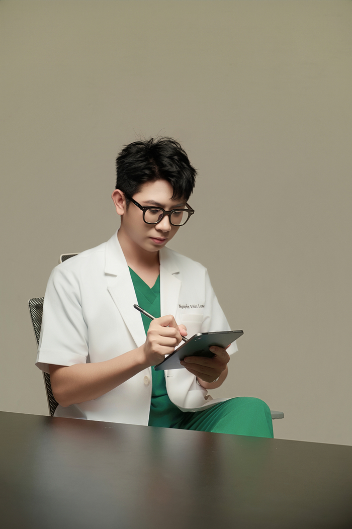 Bác sĩ thực tập Nguyễn Văn Long