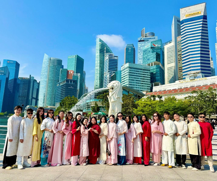 Sinh viên UEF trải nghiệm học thực tế tại Singapore&nbsp;