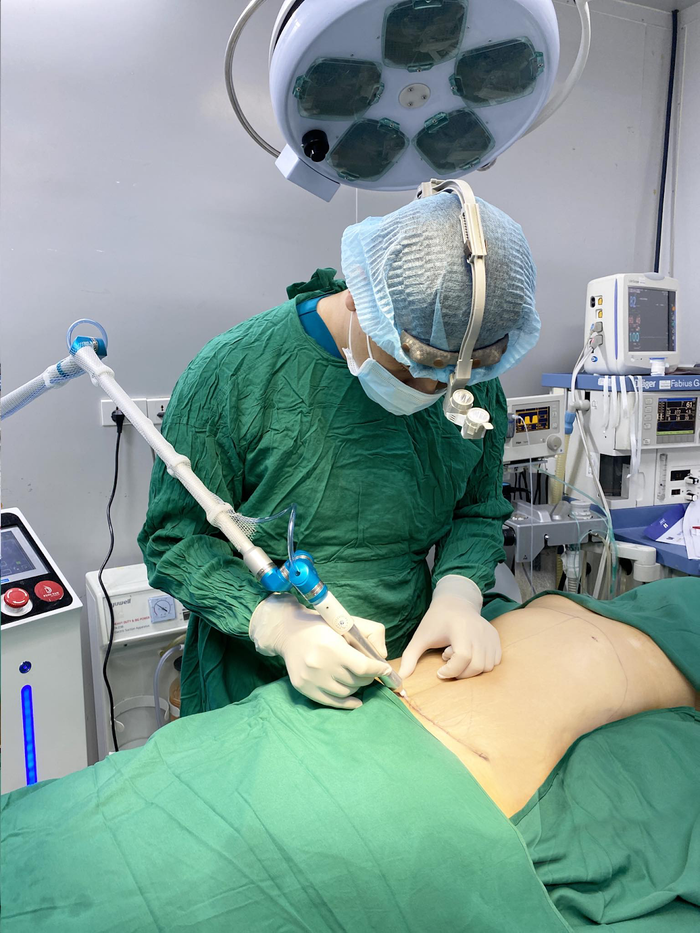 Xu hướng ứng dụng công nghệ trong thẩm mỹ và dấu ấn của bác sĩ Đặng Duy Nam Ảnh 4