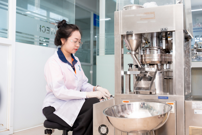 Phòng lab với nhiều thiết bị tân tiến giúp sinh viên sớm làm quen thực tiễn nghề