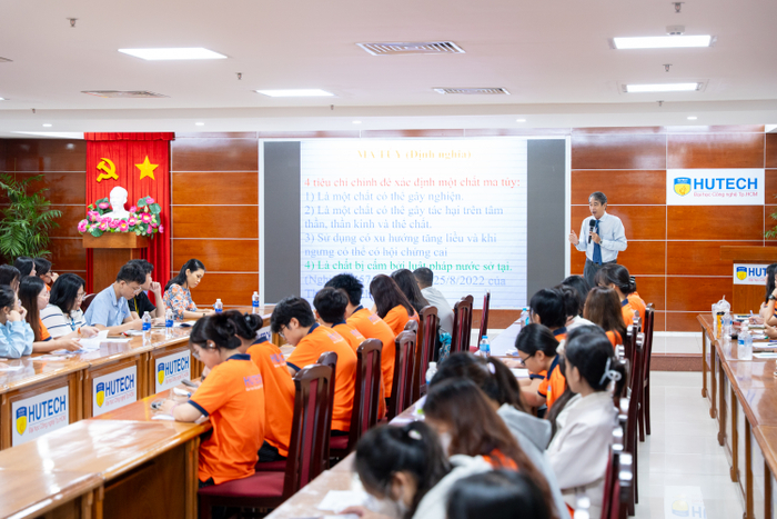 Những buổi hội thảo là không gian mở để cập nhật xu hướng dược học toàn cầu