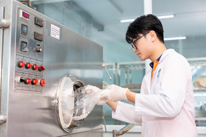Tỷ trọng thực hành được chú trọng trong quá trình đào tạo ngành Dược tại HUTECH