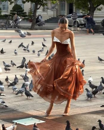 HUELLEYROSE: Khi thời trang bắt đầu từ con người phía sau sản phẩm Ảnh 1