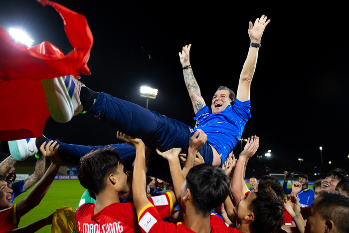 &nbsp;HLV Cristiano Roland hiện cũng đang làm công tác đào tạo trẻ tại Hà Nội FC.
