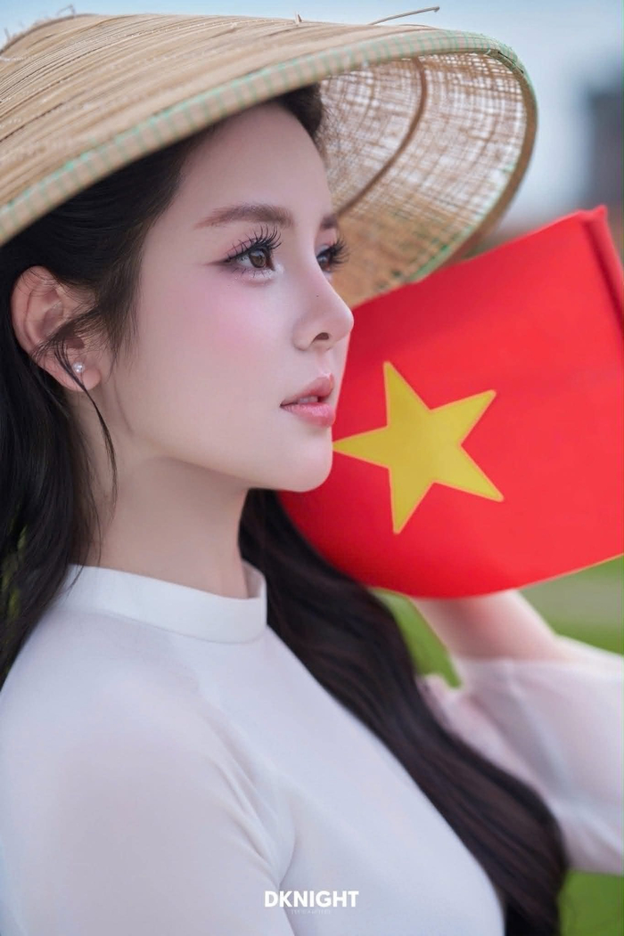 Nữ idol livestream Giáng Uyên: Định nghĩa lại hai chữ 'chuyên nghiệp', truyền cảm hứng cho Gen Z Ảnh 1