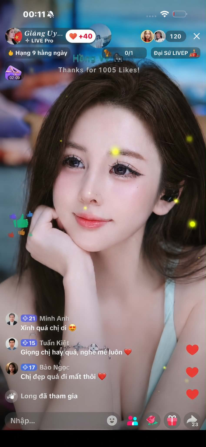 Nữ idol livestream Giáng Uyên: Định nghĩa lại hai chữ 'chuyên nghiệp', truyền cảm hứng cho Gen Z Ảnh 2