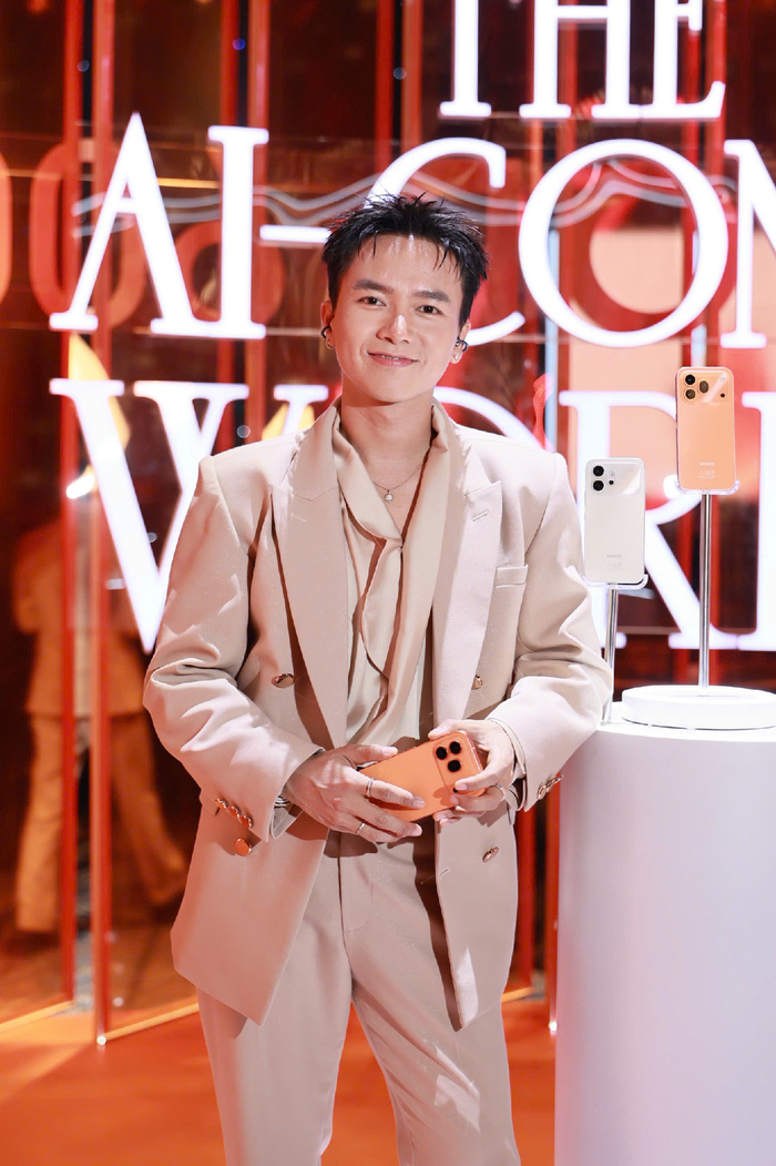 Bùi Công Nam chiếm trọn spotlight tại TP.HCM với màn xuất hiện đặc biệt Ảnh 1