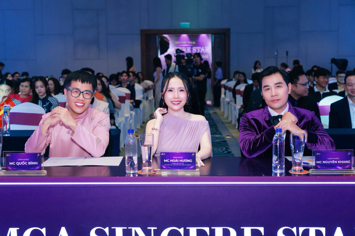 MC Hoài Hương (giữa) cho rằng AI và công nghệ đang thay đổi cách con người biên tập, sản xuất và truyền tải nội dung. 