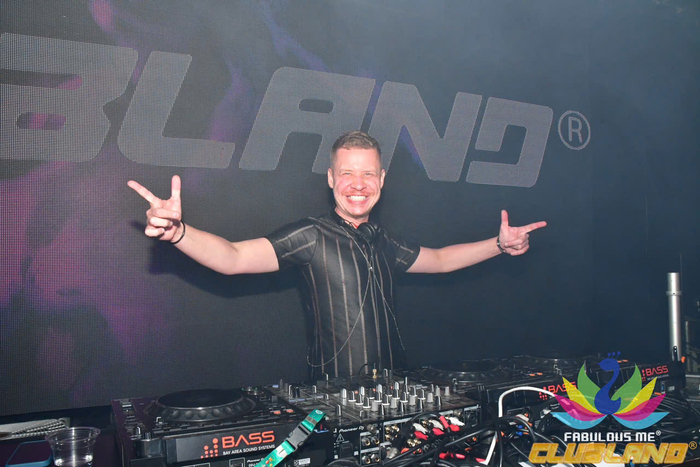 CLUBLAND® nhìn lại lần đầu DJ Zambianco biểu diễn tại Hoa Kỳ Ảnh 6