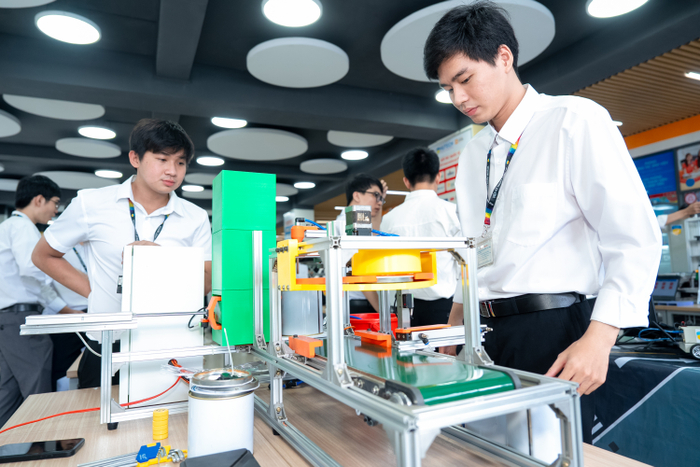HUTECH TECHSHOW 2026: Đồ án thành hình, năng lực thành dấu ấn Ảnh 3