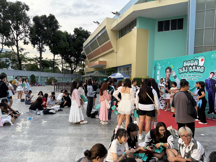 Trước khi có merchandise, đã có một khán đài khiến FabulousMe nhớ mãi Ảnh 1