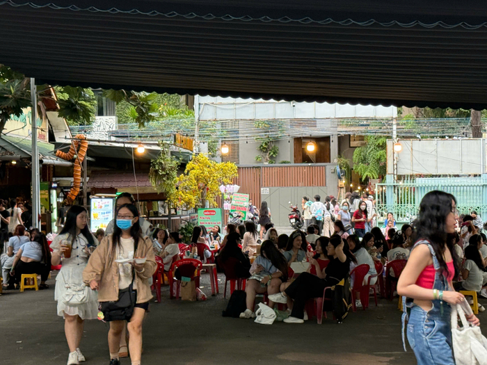 Trước khi có merchandise, đã có một khán đài khiến FabulousMe nhớ mãi Ảnh 2