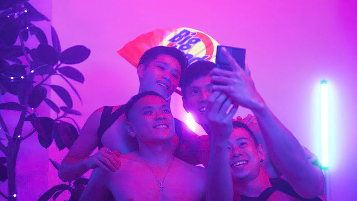 Từ YouTube đến GagaOOLala: “Home Par” và màn hợp tác giữa FabulousMe® với Dear Straight People Ảnh 3