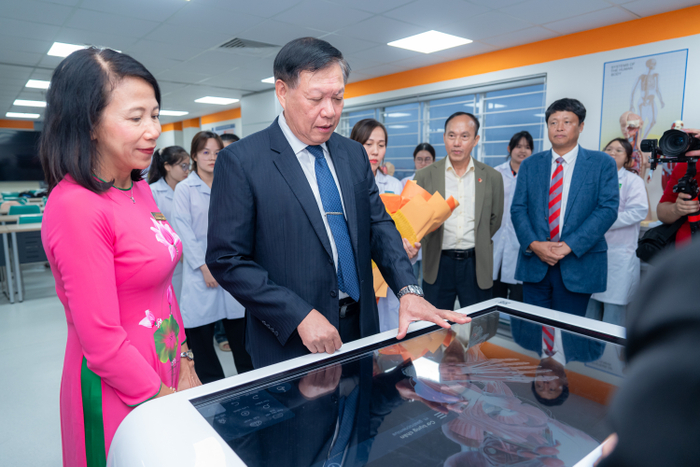 Trường Y và Khoa học Sức khỏe HUTECH khai khóa với “Lời cam kết đầu tiên” Ảnh 5