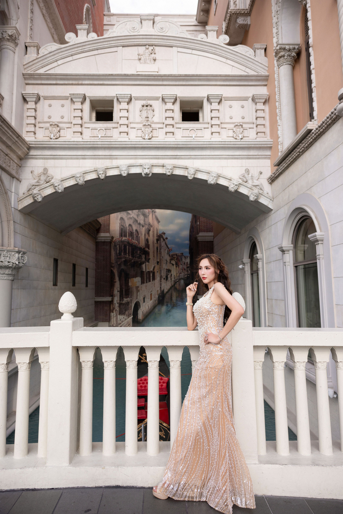 Dấu ấn thời trang của Tiffany Trúc Châu giữa Las Vegas hoa lệ Ảnh 6