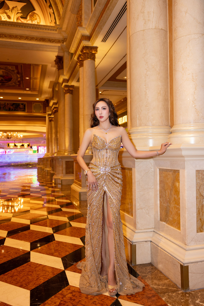 Dấu ấn thời trang của Tiffany Trúc Châu giữa Las Vegas hoa lệ Ảnh 3