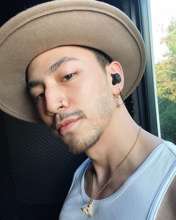 Một soái ca mà ai ai cũng phải ngước nhìn.