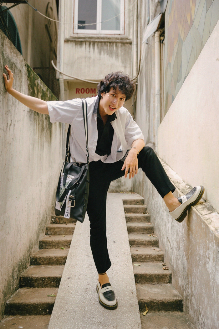 Cộng đồng mạng truy tìm danh tính chàng trai hát trong hang động, hóa ra là trò cưng Hoàng Thùy Linh Ảnh 4